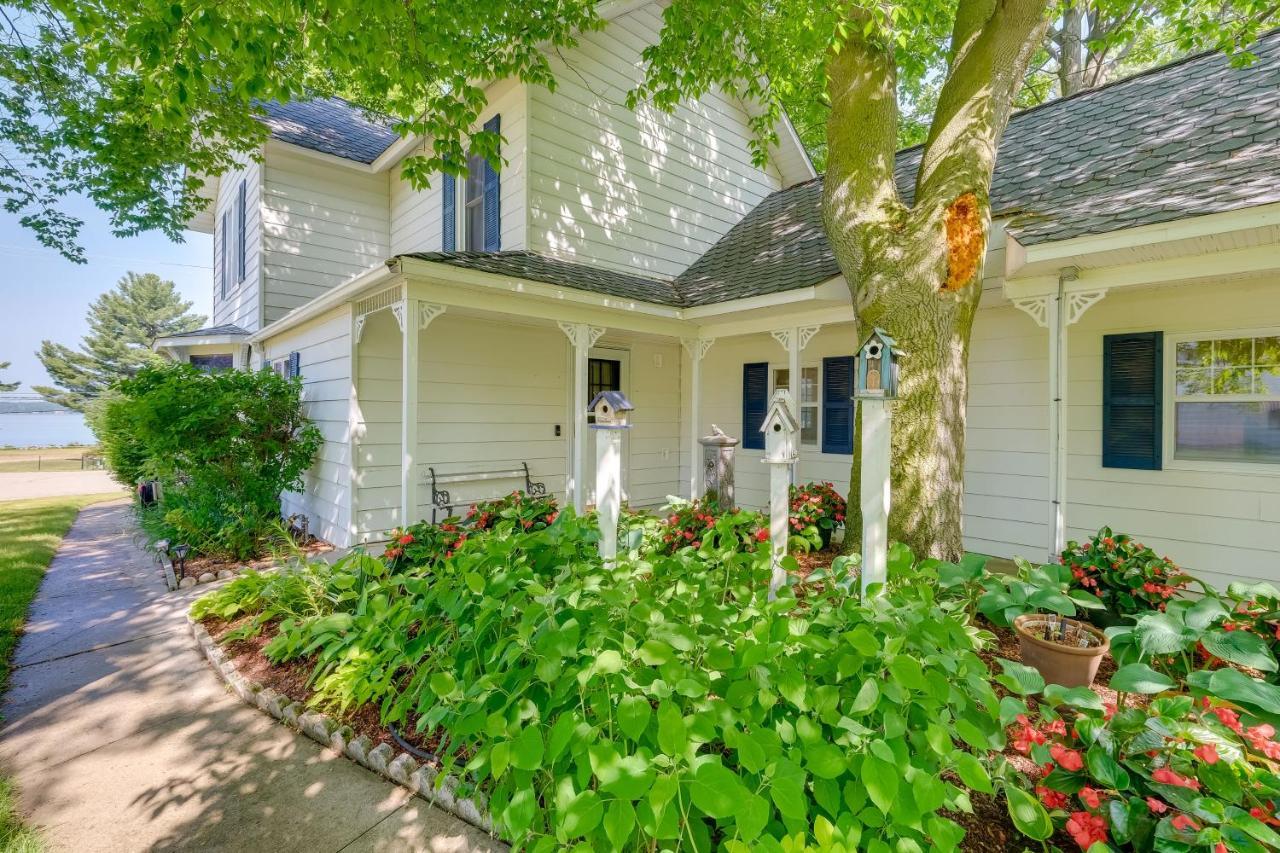 Elegant 1905 Home Steps To Torch Lake And Dtwn Alden Exterior photo