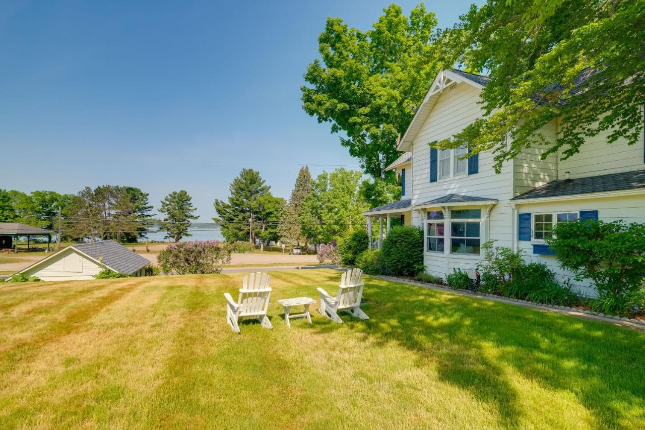 Elegant 1905 Home Steps To Torch Lake And Dtwn Alden Exterior photo