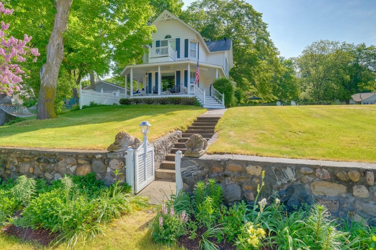 Elegant 1905 Home Steps To Torch Lake And Dtwn Alden Exterior photo