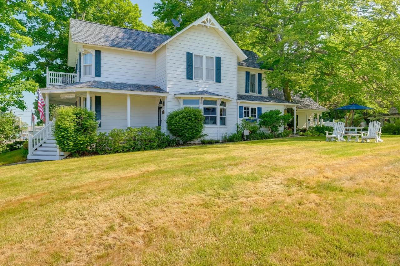 Elegant 1905 Home Steps To Torch Lake And Dtwn Alden Exterior photo